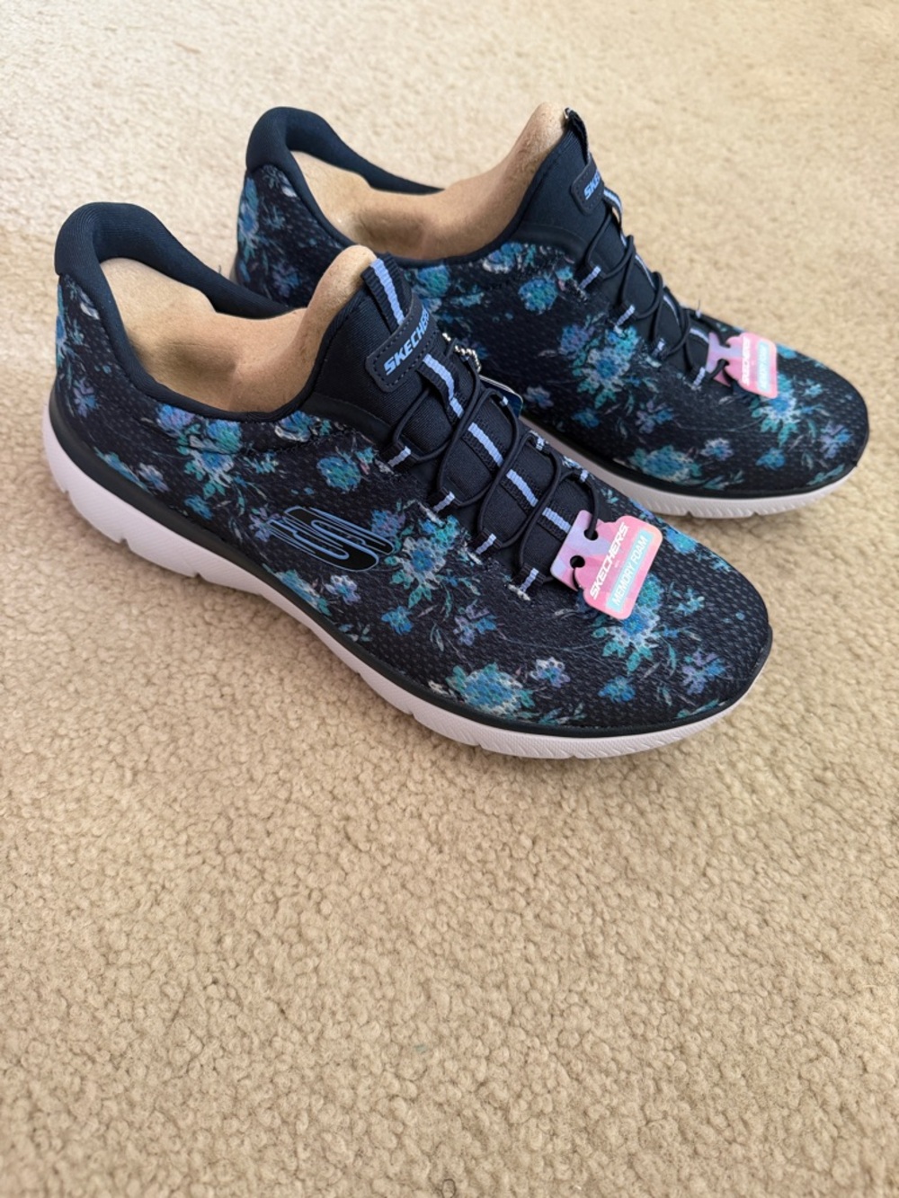 Skechers Memory Foam Shoes NWB , blue/green flowers, women size 9 - Picture 2 of 8
